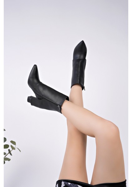 Impera Sivri Burun Kalın Topuklu Fermuarlı Kadın Bot fırsatları