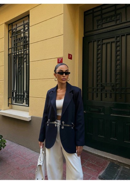 Kadın Çengel Detaylı Blazer Ceket