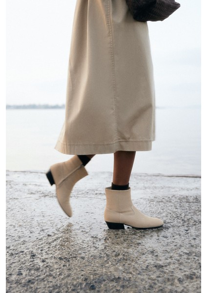 Bot 2512 - Dikiş Detaylı Bej Süet Kadın Bot indirimleri