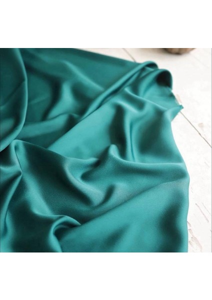 Ake•r Markası Krep Saten Dökümlü Kumaş Zümrüt Yeşili Renktedir modelleri