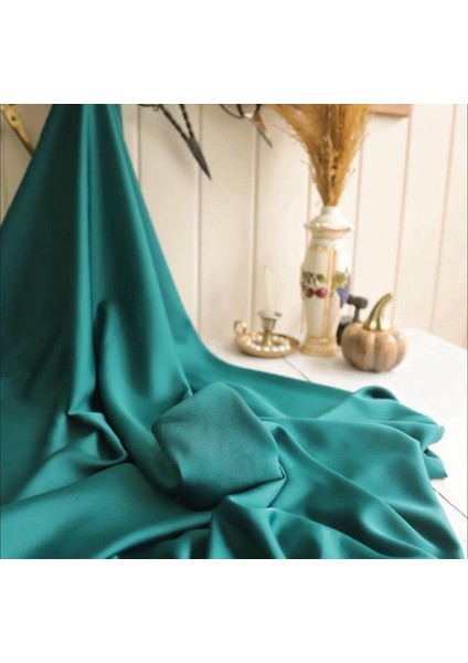 Ake•r Markası Krep Saten Dökümlü Kumaş Zümrüt Yeşili Renktedir fırsatları