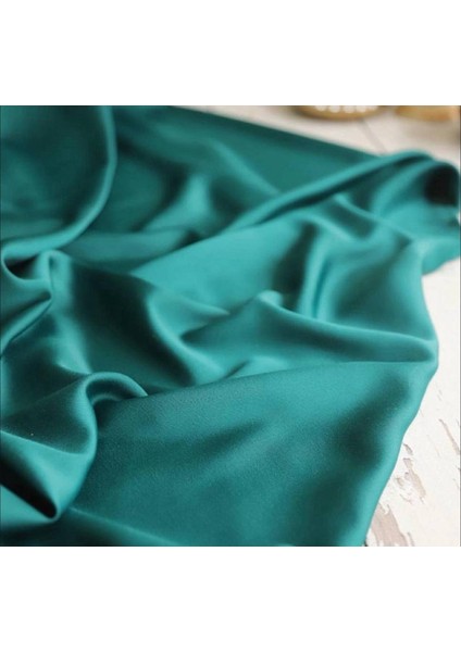 Ake•r Markası Krep Saten Dökümlü Kumaş Zümrüt Yeşili Renktedir indirimleri