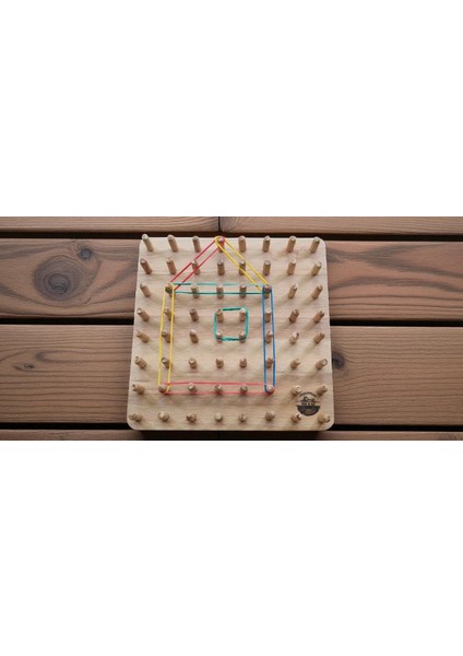 Montessori Geoboard Eğitici Lastikli Şekiller Geometri Oyunu (8x8) fiyatları