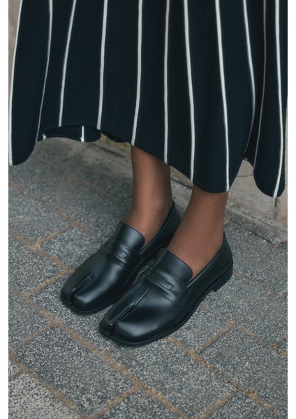 Loafer 2508 - Parmak Arası Klasik Loafer Siyah Kadın Loafer