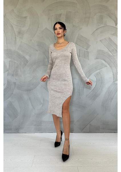 Eteği Yırtmaçlı Triko Elbise