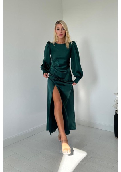 Yanı Büzgülü Yırtmaçlı Saten Elbise