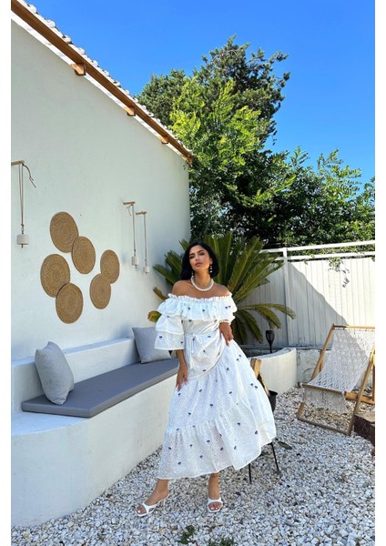 Omuzları Lastikli Brode Elbise fiyatları