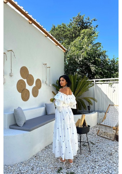 Omuzları Lastikli Brode Elbise fırsatları