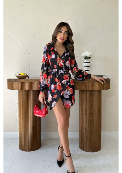 Kuşaklı Saten Elbise