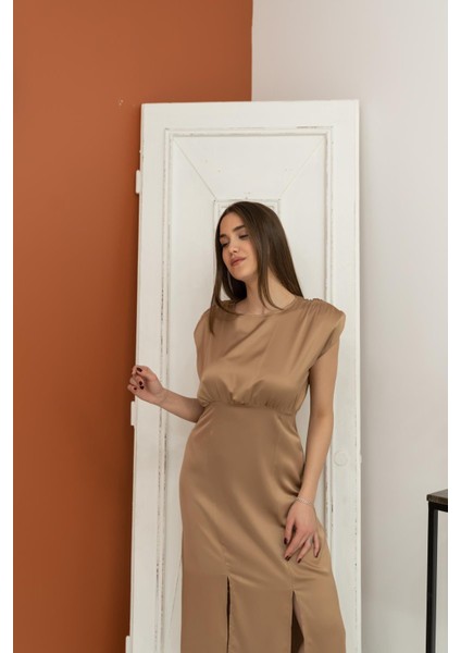 Eteği Yırtmaçlı Helen Elbise modelleri