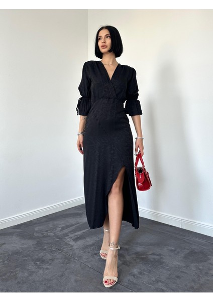 Yırtmaçlı Jakar Elbise