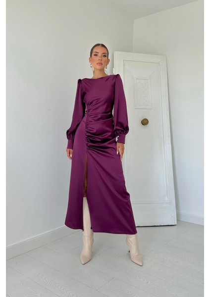 Yanı Büzgülü Yırtmaçlı Saten Elbise