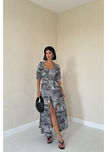 Önü Düğmeli Kalp Yaka Elbise