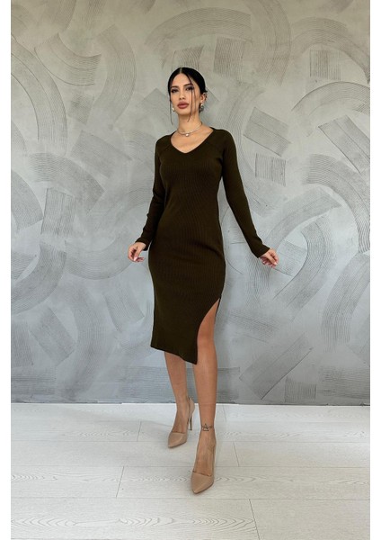 Eteği Yırtmaçlı Triko Elbise