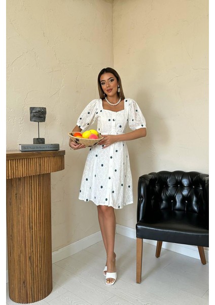 Kemerli Kare Yaka Elbise