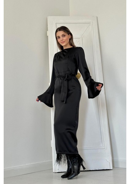 Eteği Saçaklı Elbise