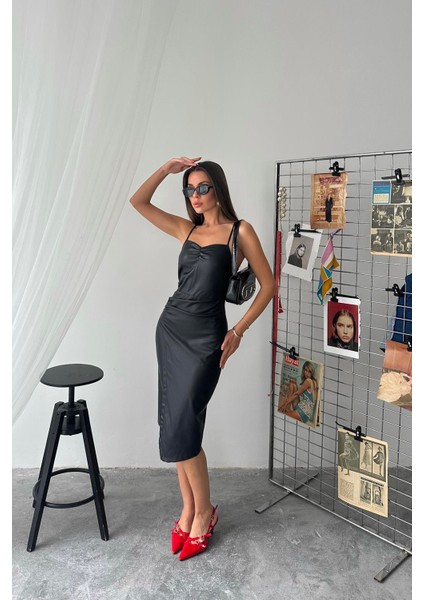 Pileli Kısa Deri Elbise modelleri