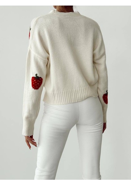 Çilek Desen 3 Düğme Kadın Triko Hırka fırsatları