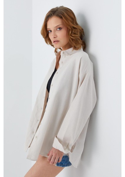 4621 Kadın Arkası Pileli Basic Gömlek Taş indirimleri