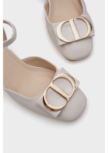 Arkası Açık Tokalı Kısa Topuklu Kadın Ayakkabı