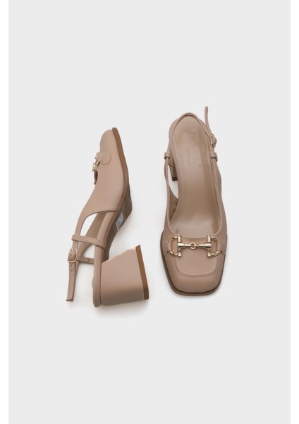 Arkası Açık Küt Burunlu Kalın Topuklu Tokalı Kadın Ayakkabı