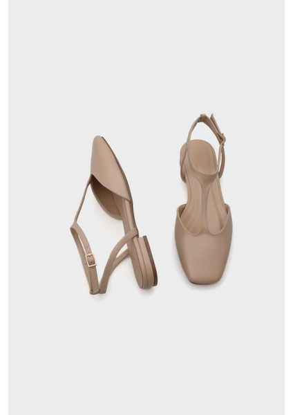 Andi Bilekten Bantlı Kadın Babet