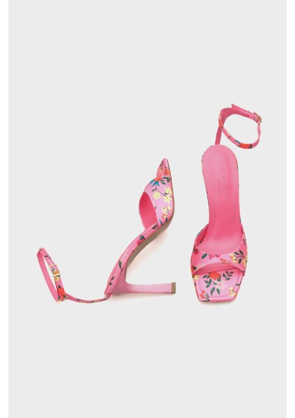 Arkası Açık Küt Burunlu Yüksek Topuklu Çiçek Desenli Kadın Ayakkabı