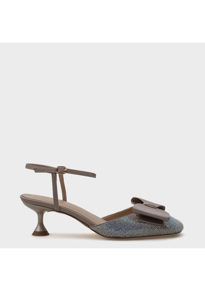 Phoebe Küt Taşlı Burunlu Fiyonklu Saten Bilekten Bantlı Orta Topuklu Kadın Şık Ayakkabı