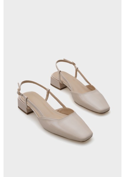 Arkası Açık Küt Burunlu Kalın Topuklu Rugan Kadın Ayakkabı