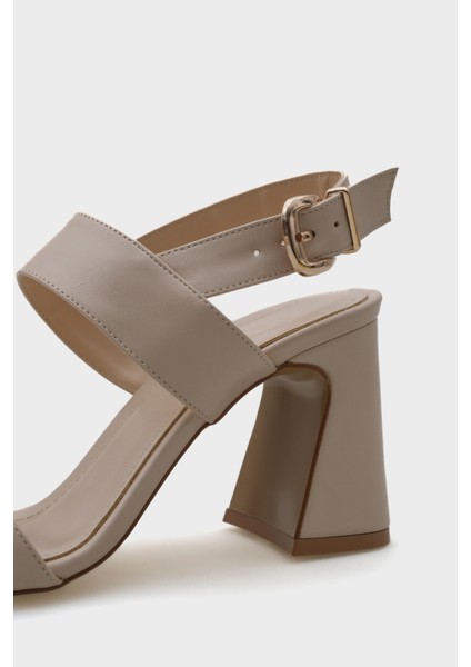 Tina Orta Topuklu Çift Bantlı Kadın Sandalet