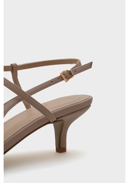 Perla Orta Topuklu Bilekten Bantlı Sivri Burunlu Kadın Ayakkabı