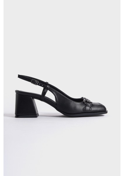 Arkası Açık Küt Burunlu Kalın Topuklu Tokalı Kadın Ayakkabı