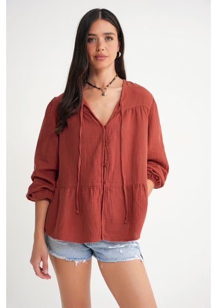 4563 Kadın Yakası Bağlamalı Kolu Lastikli Bol Müslin Gömlek Kiremit modelleri