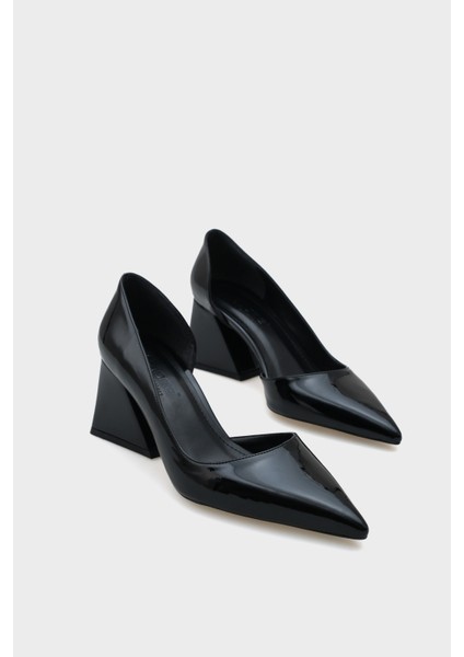 Sivri Burunlu Orta Topuklu Kadın Ayakkabı