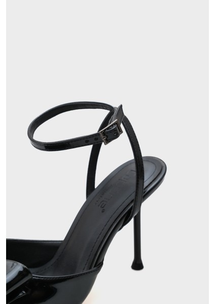 Rona Sivri Burunlu Fiyonlu Bilekten Bantlı Kadın Ayakkabı