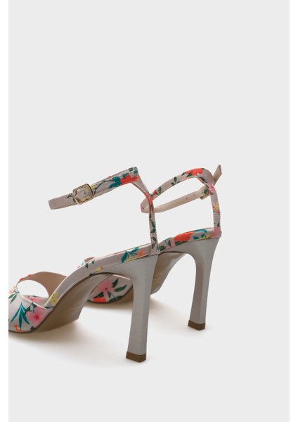 Arkası Açık Küt Burunlu Yüksek Topuklu Çiçek Desenli Kadın Ayakkabı