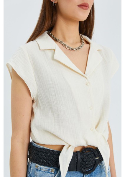 4555 Kadın Önü Bağlamalı Müslin Crop Gömlek Naturel fırsatları