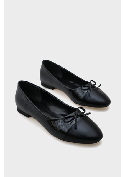 Yuvarlak Burunlu Iki Parçalı Kadın Babet