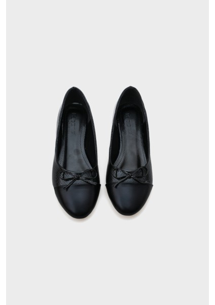 Yuvarlak Burunlu Iki Parçalı Kadın Babet