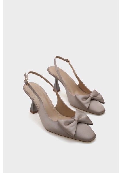 Pam Küt Sivri Burunlu Fiyonklu Arkası Açık Saten Kadın Ayakkabı