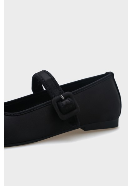 Tek Bantlı Tokalı Kadın Babet