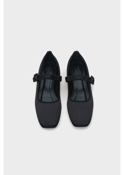 Tek Bantlı Tokalı Kadın Babet