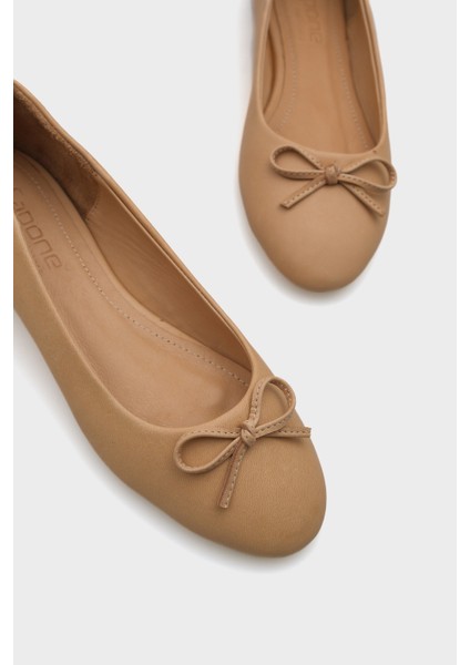 Deri Fiyonklu Yuvarlak Burunlu Kadın Babet