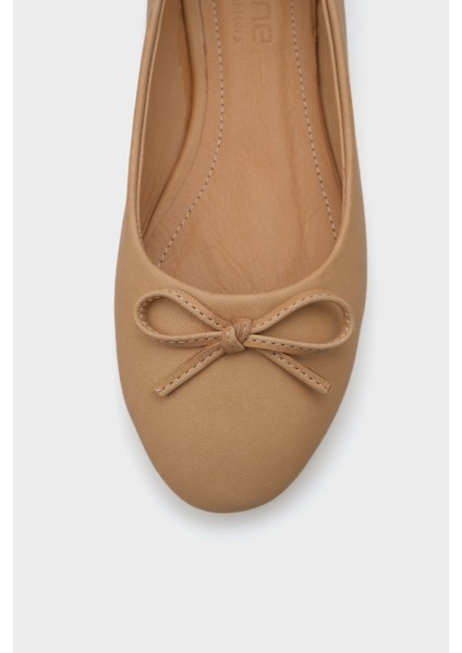 Deri Fiyonklu Yuvarlak Burunlu Kadın Babet