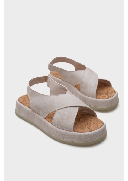 Dena Dolgu Topuklu Çapraz Bantlı Kadın Sandalet