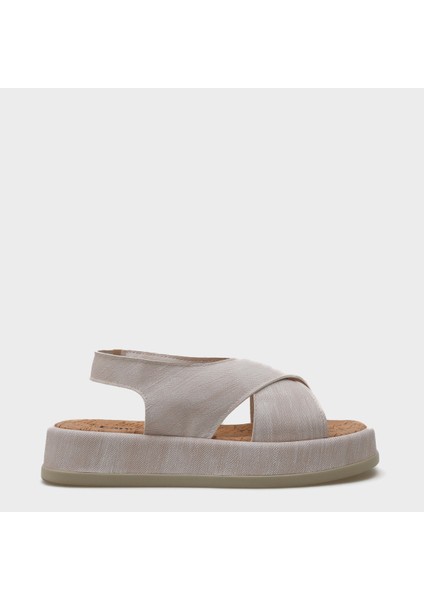 Dena Dolgu Topuklu Çapraz Bantlı Kadın Sandalet