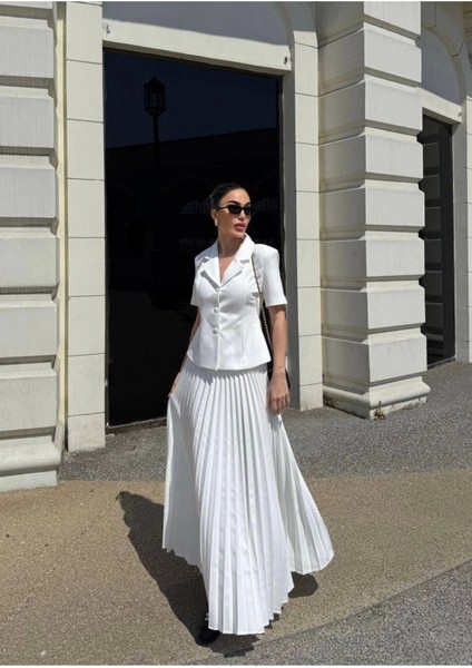 Kadın Kısa Kollu Ceket ve Pileli Etek Takım