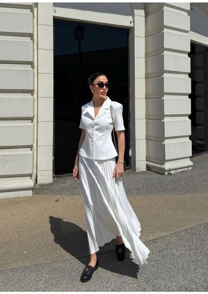 Kadın Kısa Kollu Ceket ve Pileli Etek Takım