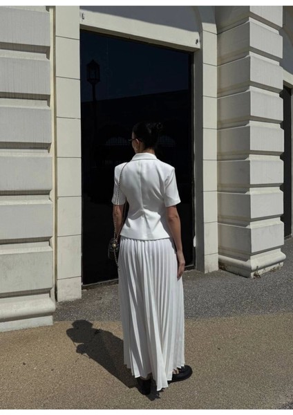 Kadın Kısa Kollu Ceket ve Pileli Etek Takım