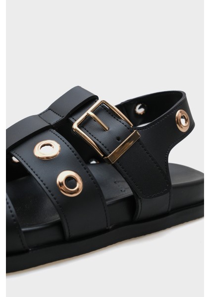 Valene Düz Topuk Metal Aksesuarlı Gladyatör Kadın Sandalet